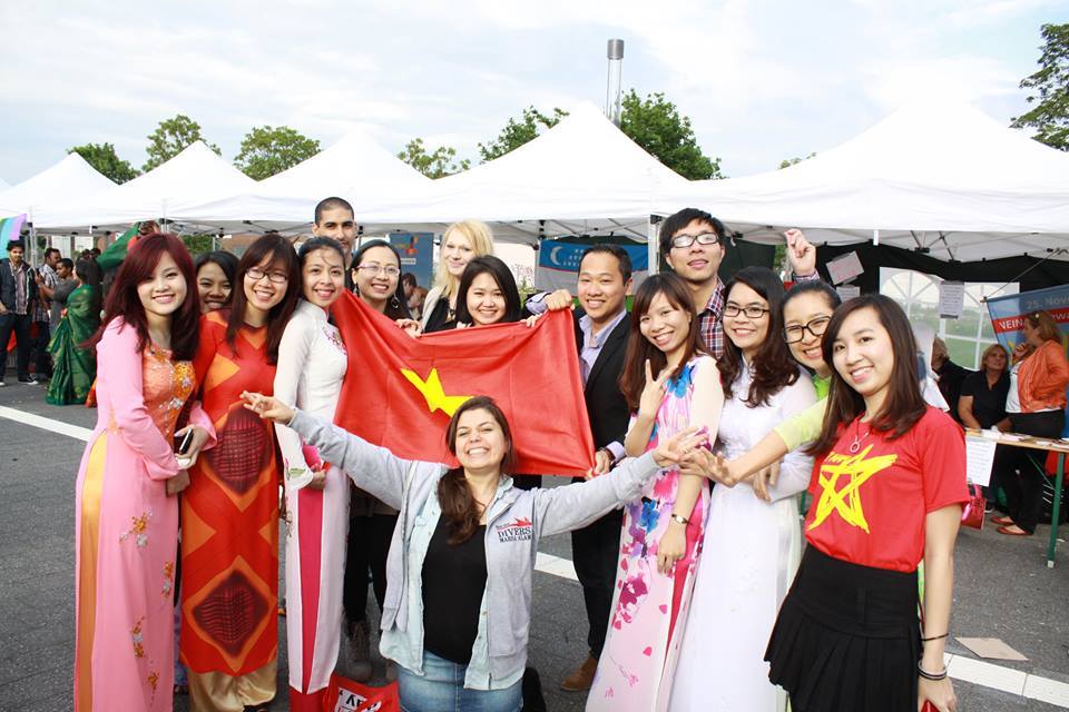 Tết xa nhà: Du học sinh Việt đón Tết tại các quốc gia như thế nào?